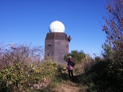 羅漢山頂の雨量観測ドーム