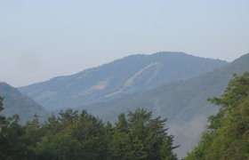 餅ノ木峠から望む恐羅漢山